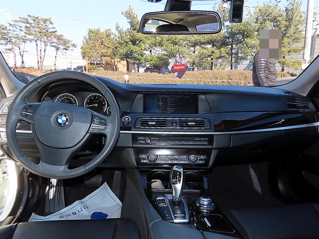 BMW 5시리즈(6세대) 528i - 이미지 13