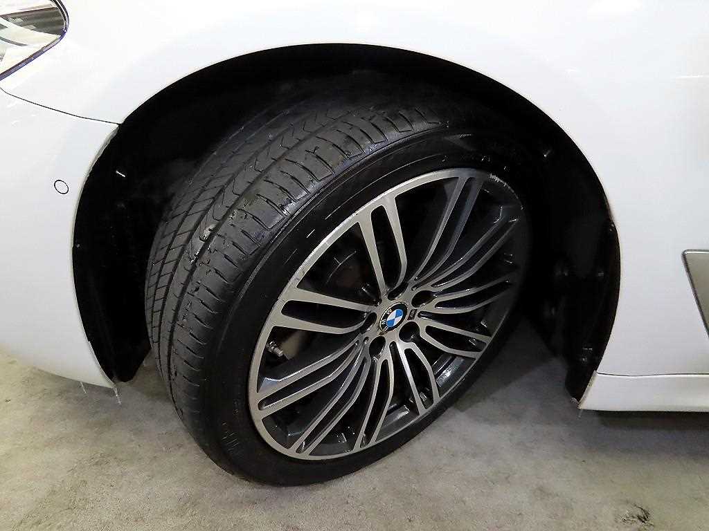 BMW 5시리즈(7세대) 530i M스포츠팩 플러스 - 이미지 16