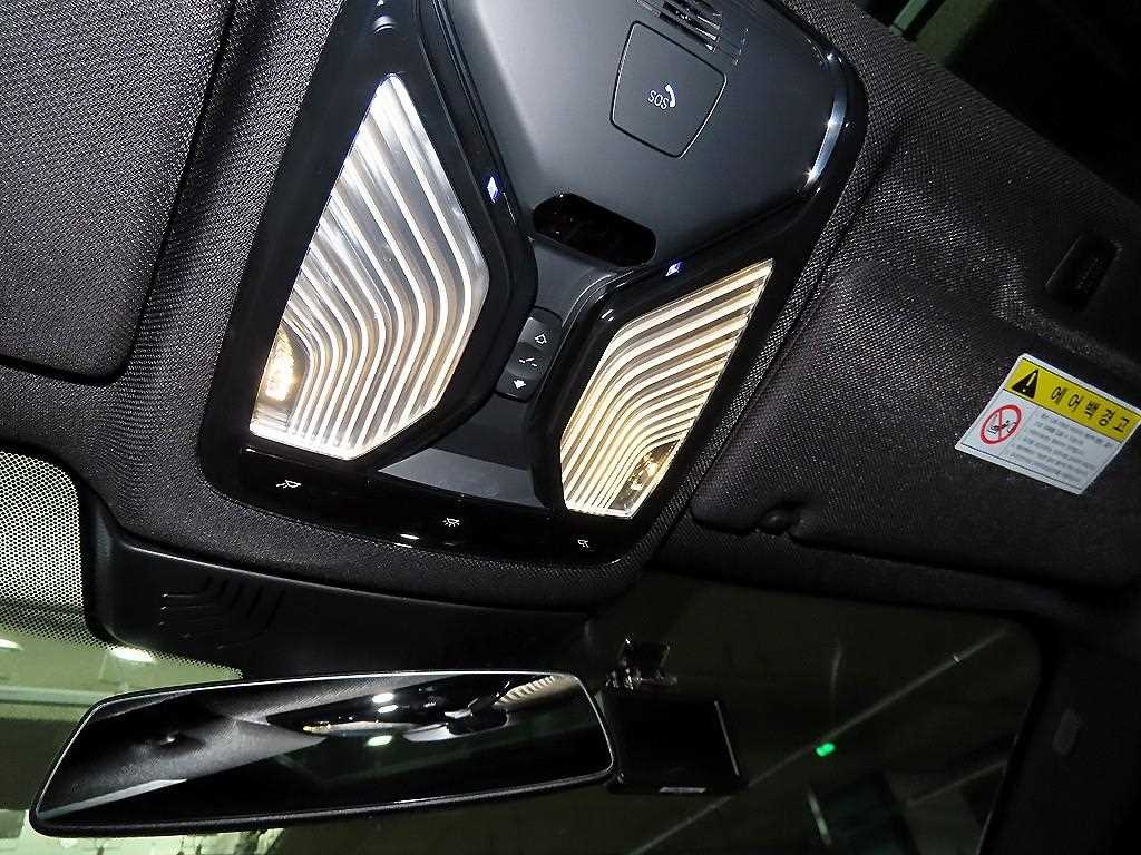 BMW 5시리즈(7세대) 530i M스포츠팩 플러스 - 이미지 14