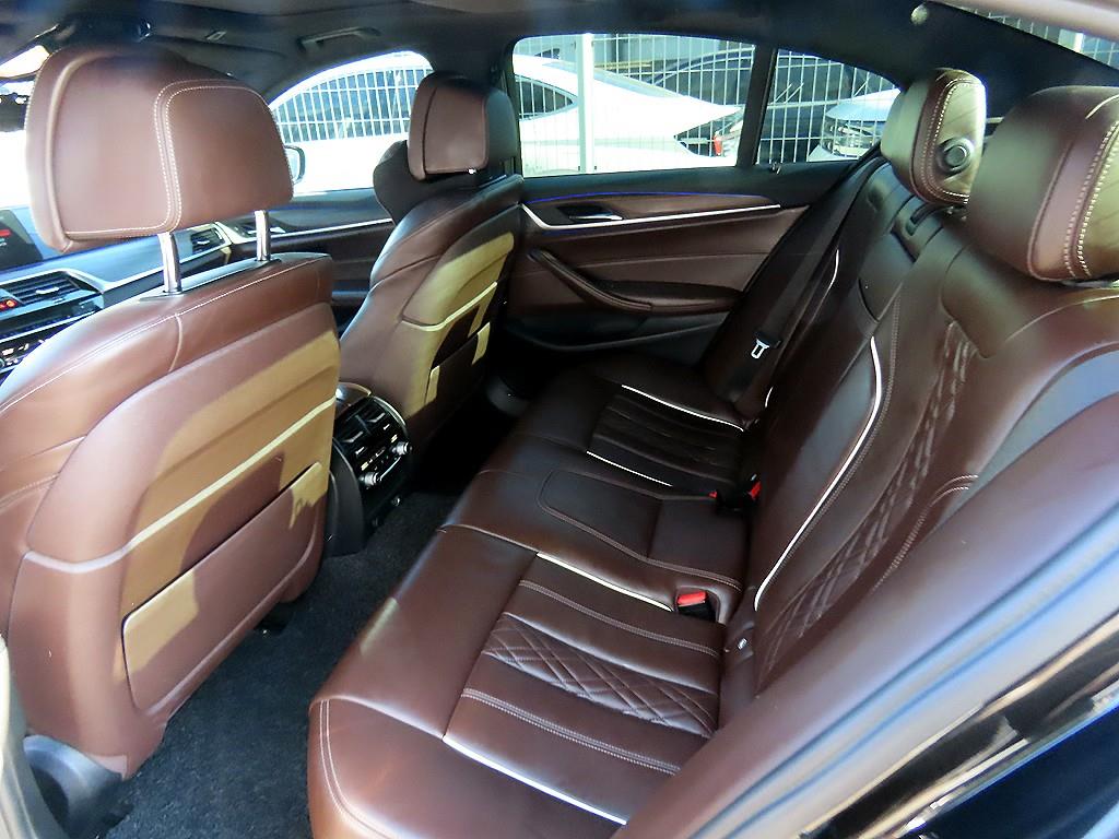 BMW 5시리즈(7세대) 530i M스포츠팩 플러스