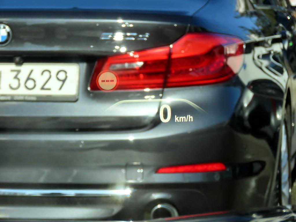 BMW 5시리즈(7세대) 530i M스포츠팩 플러스 - 이미지 12