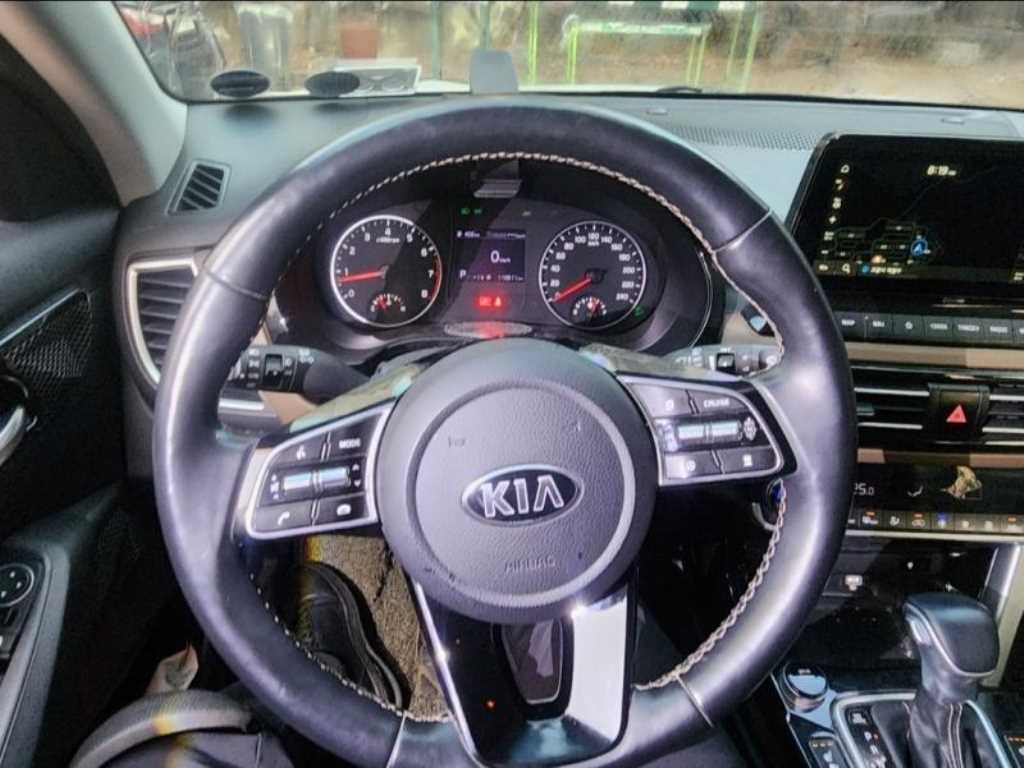 기아 셀토스 1.6 가솔린 2WD 노블레스 - 이미지 3