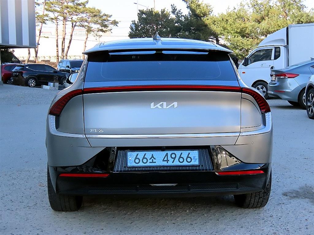 기아 EV6 롱 레인지 2WD 어스 - 이미지 17