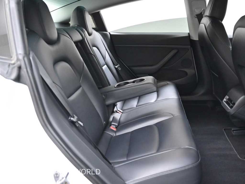 테슬라 모델 3 AWD 롱 레인지 - 이미지 10