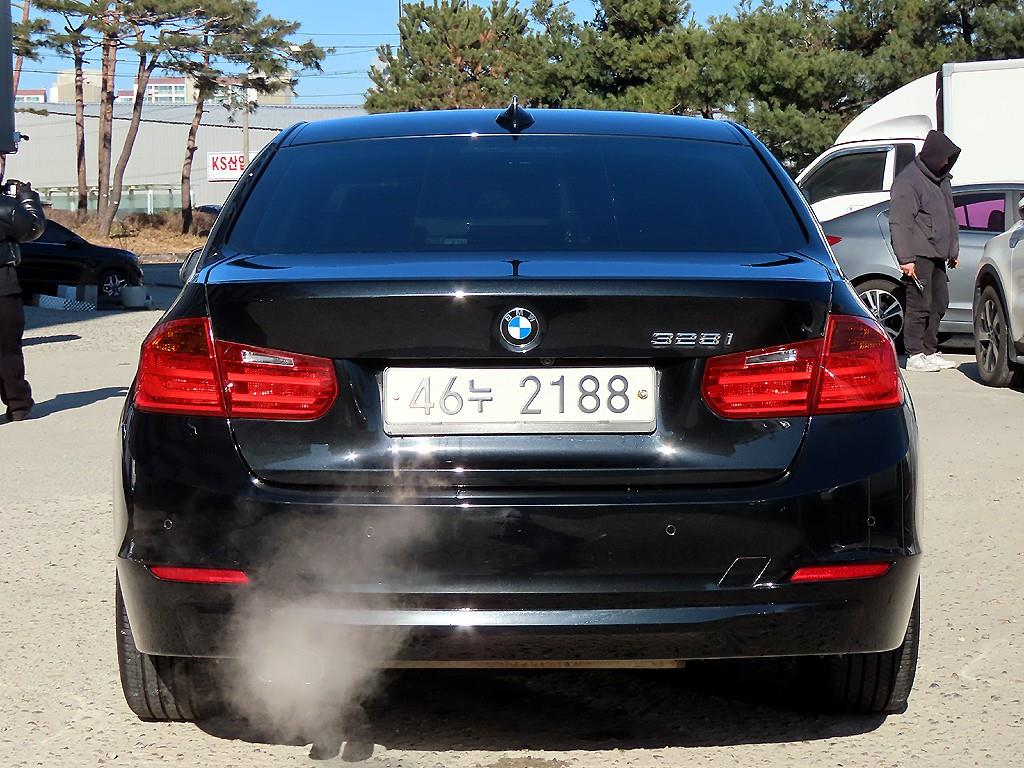 BMW 3시리즈(6세대) 328i - 이미지 17