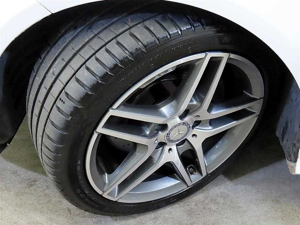 벤츠 E클래스(4세대) E300 아방가르드 - 이미지 9