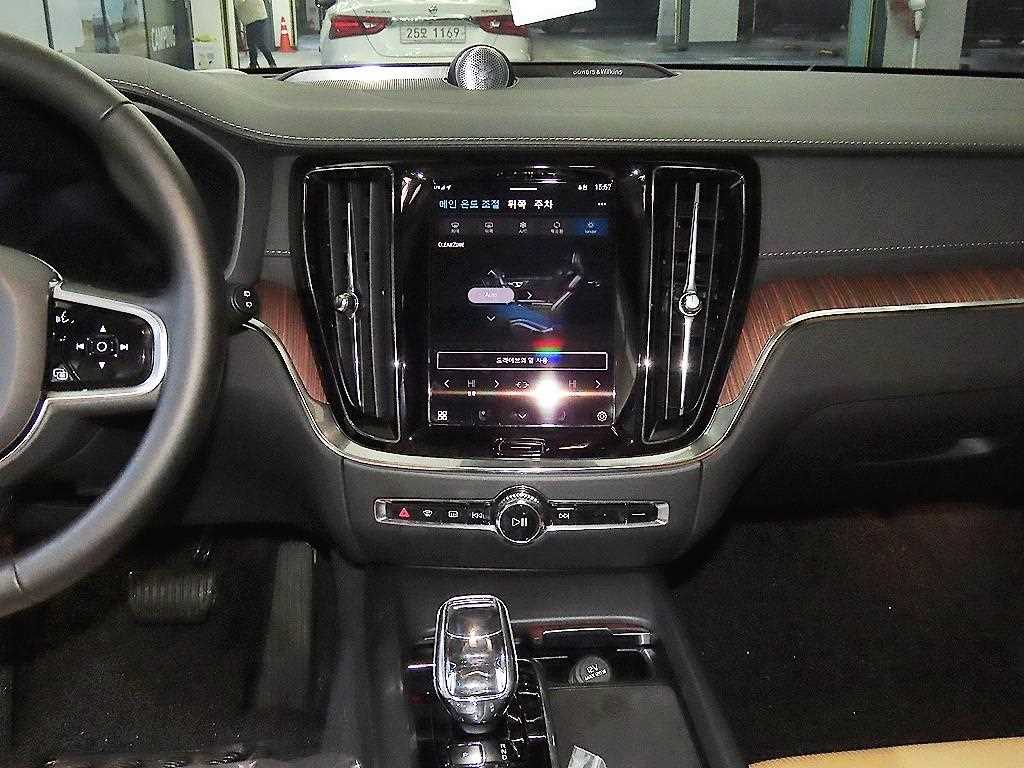 볼보 V60 크로스컨트리(2세대) 2.0 B5 AWD 울트라 - 이미지 20