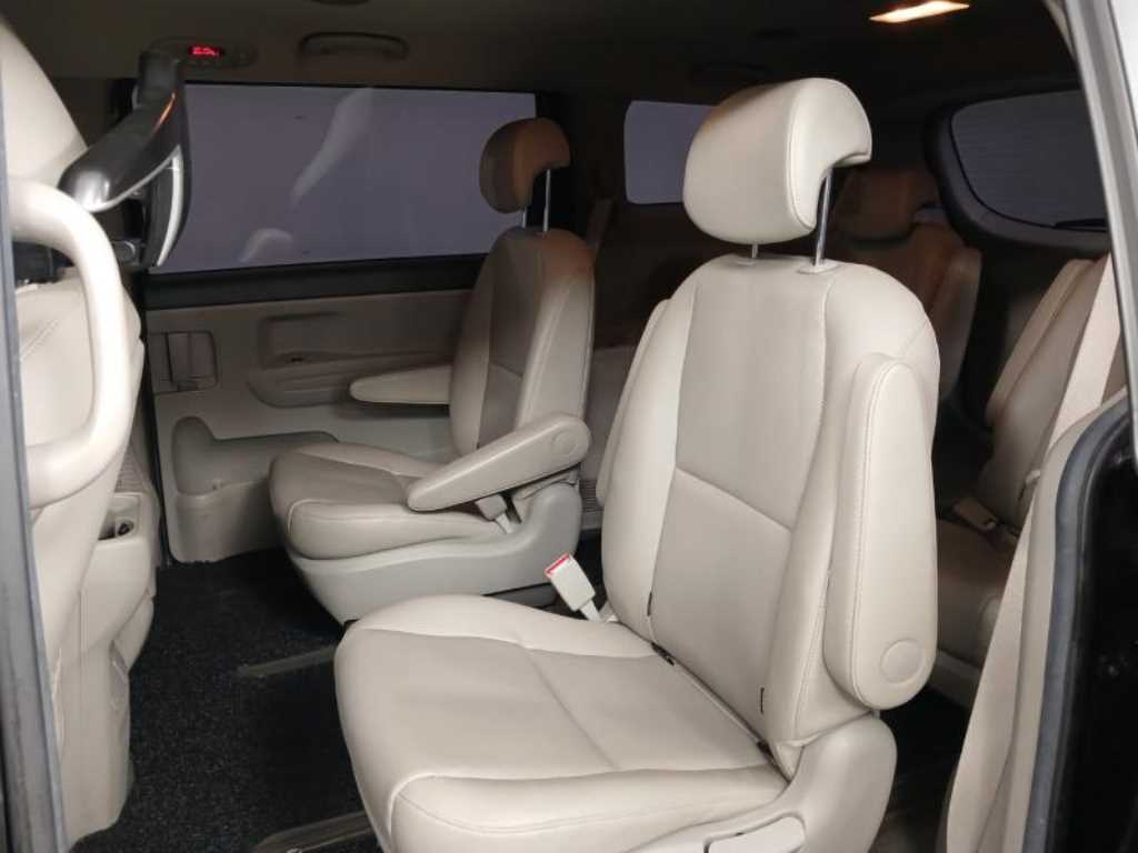 기아 올 뉴카니발 9인승 디젤 럭셔리 - 이미지 16