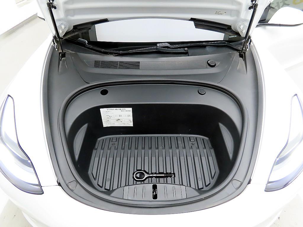 테슬라 모델 3 AWD 롱 레인지 - 이미지 4