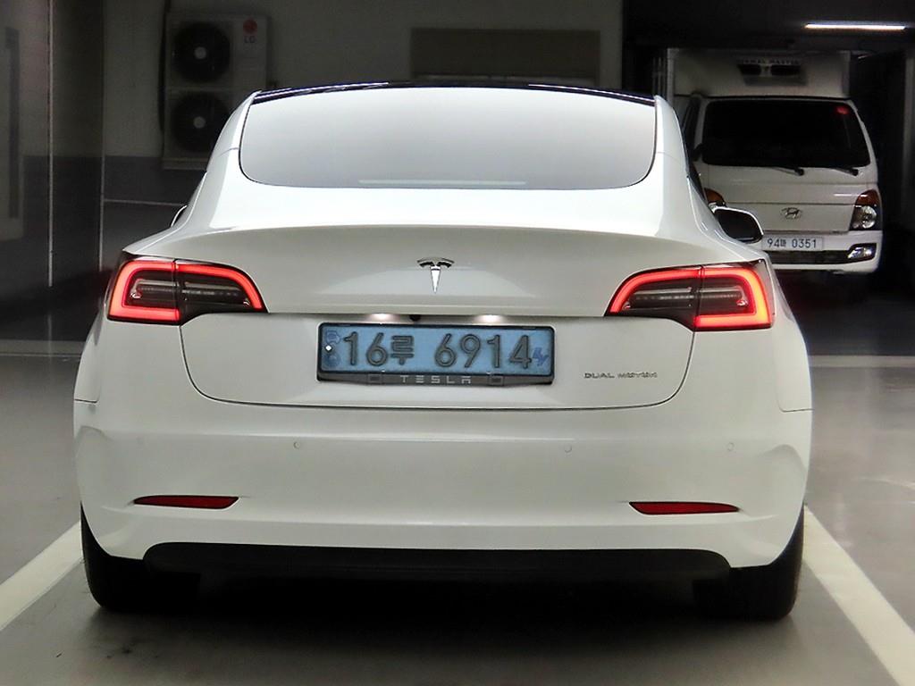 테슬라 모델 3 AWD 롱 레인지 - 이미지 11