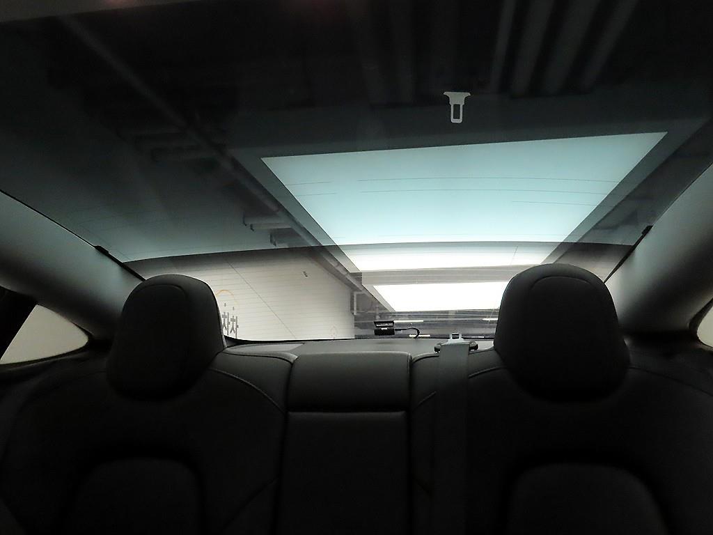 테슬라 모델 3 AWD 롱 레인지 - 이미지 15