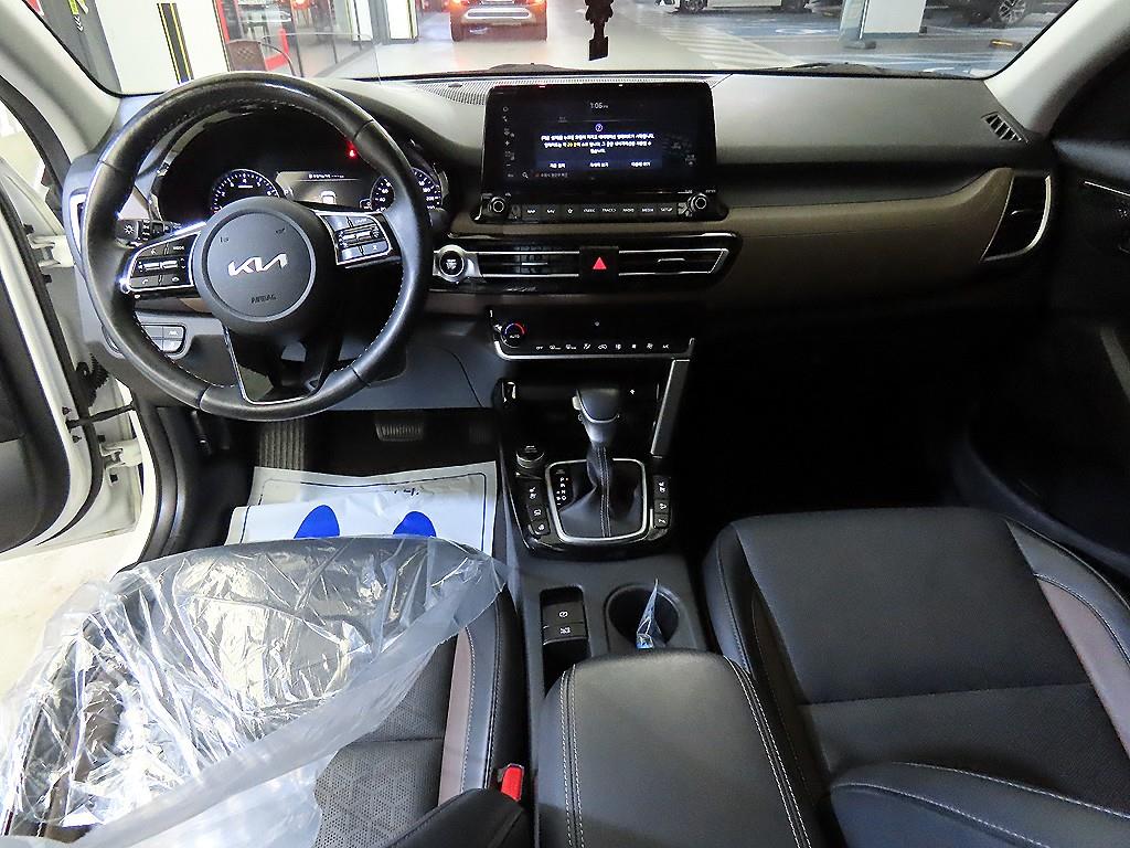 기아 셀토스 1.6 가솔린 2WD 시그니처 - 이미지 18