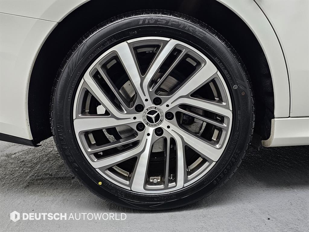 벤츠 E클래스(6세대) E220d 4매틱 익스클루시브 - 이미지 7