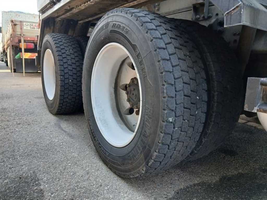 타타대우 프리마 사료운반차 9.5톤 - 이미지 2