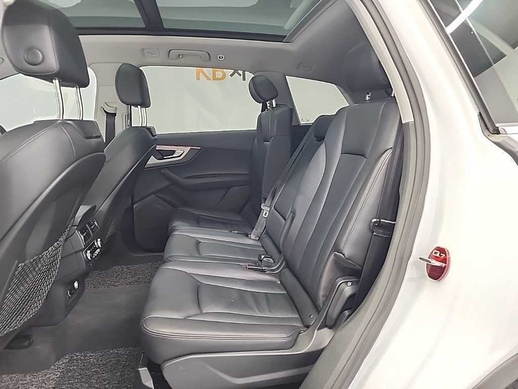 아우디 Q7(2세대) 45 TFSI 콰트로 - 이미지 16