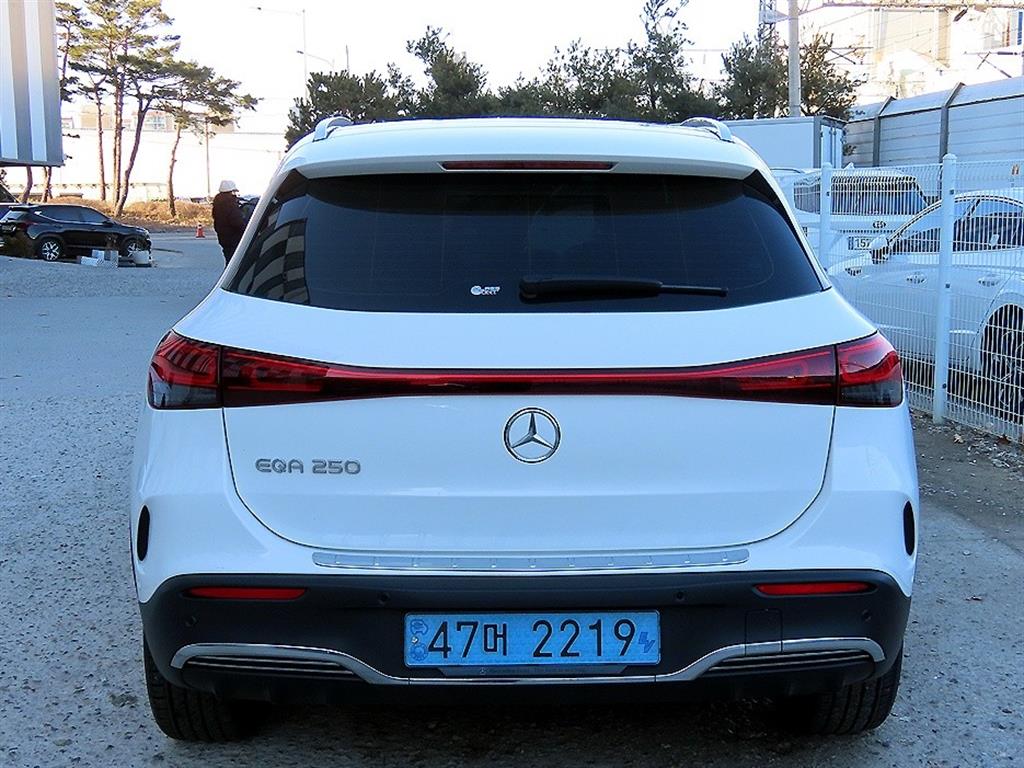 벤츠 EQA 250 AMG 라인 - 이미지 6