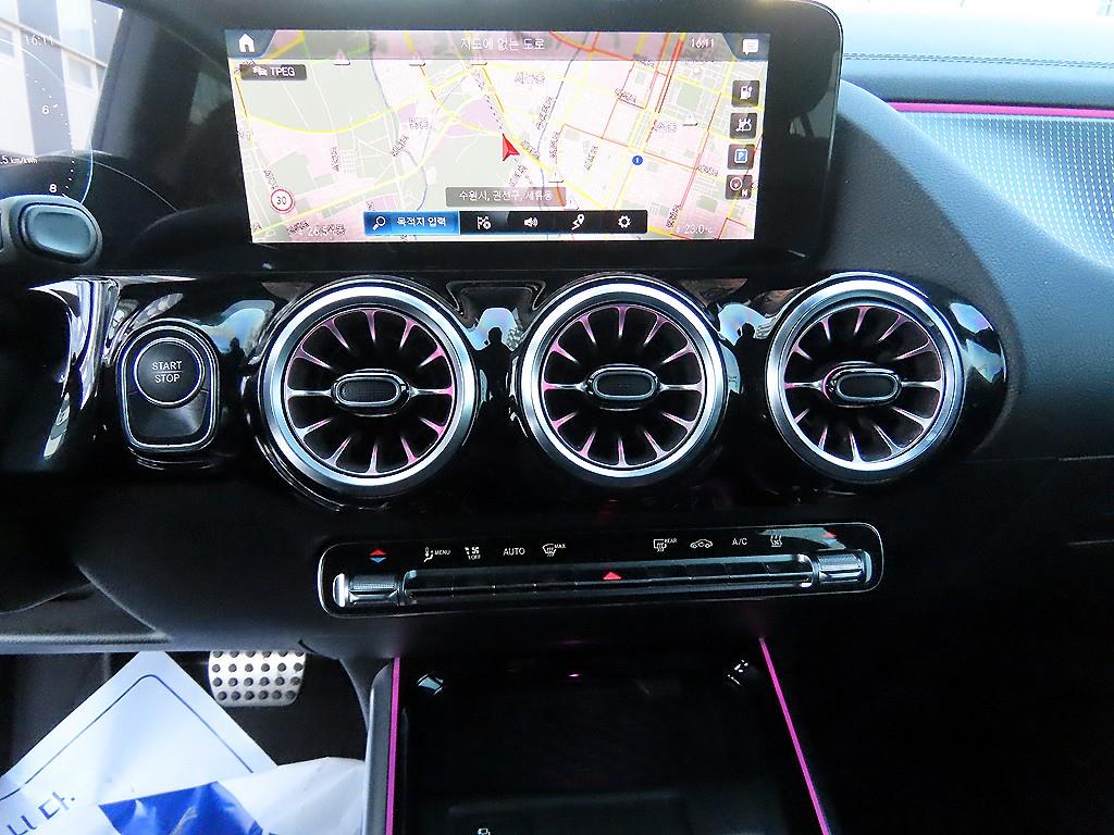 벤츠 EQA 250 AMG 라인 - 이미지 12