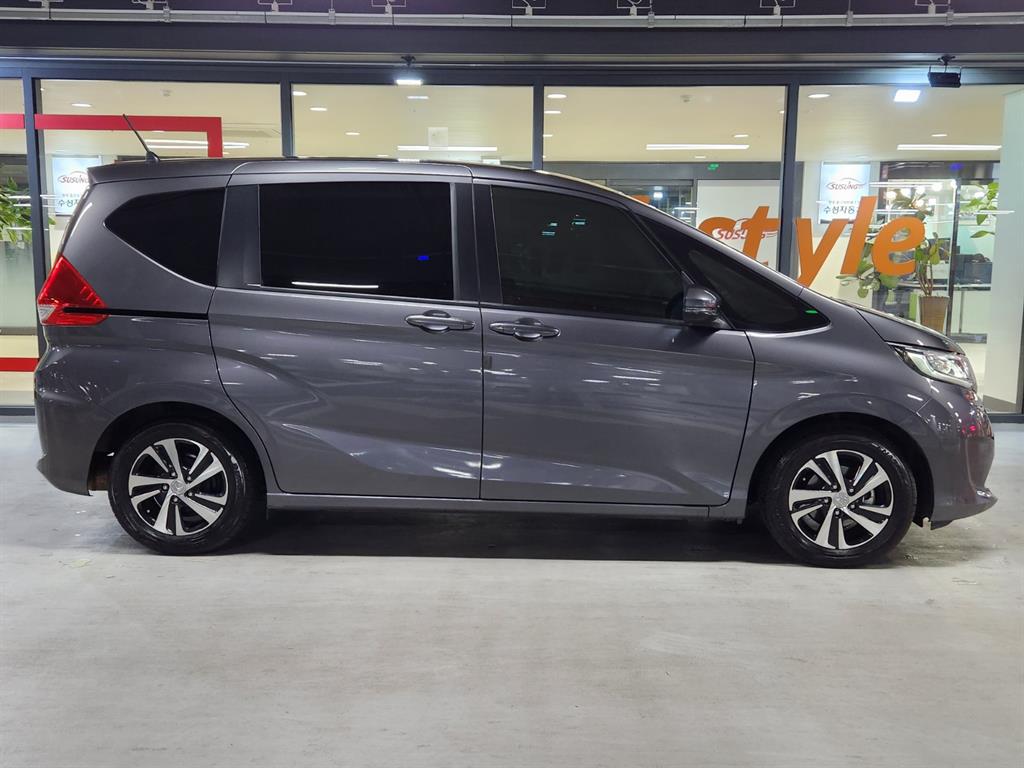 혼다 프리드 1.5 - 이미지 17