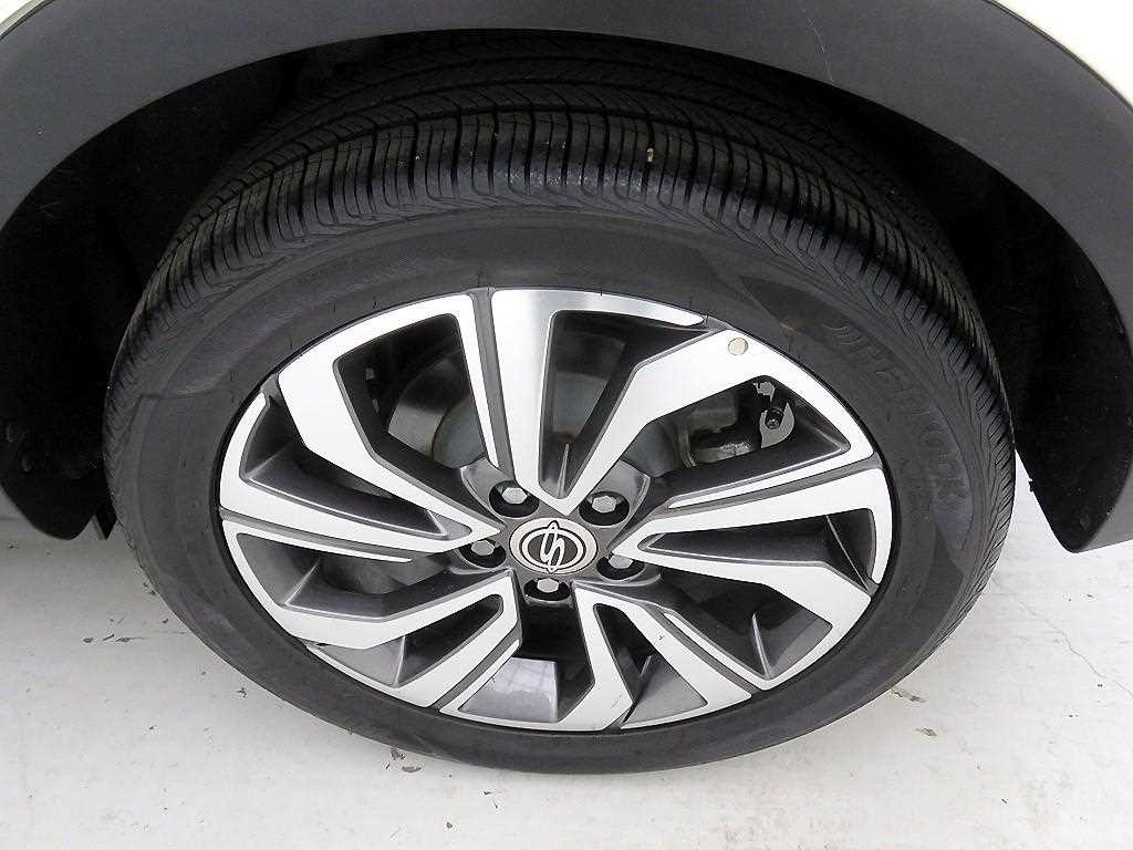 KG모빌리티(쌍용) 베리 뉴 티볼리 1.5 가솔린 2WD V3 - 이미지 15