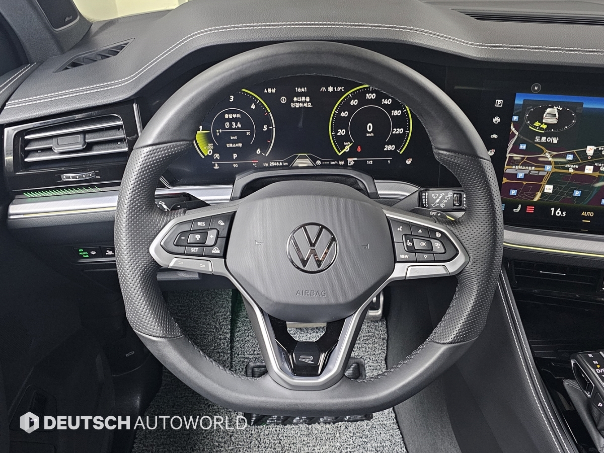 폭스바겐 투아렉(3세대) 3.0 TDI R 라인 - 이미지 3