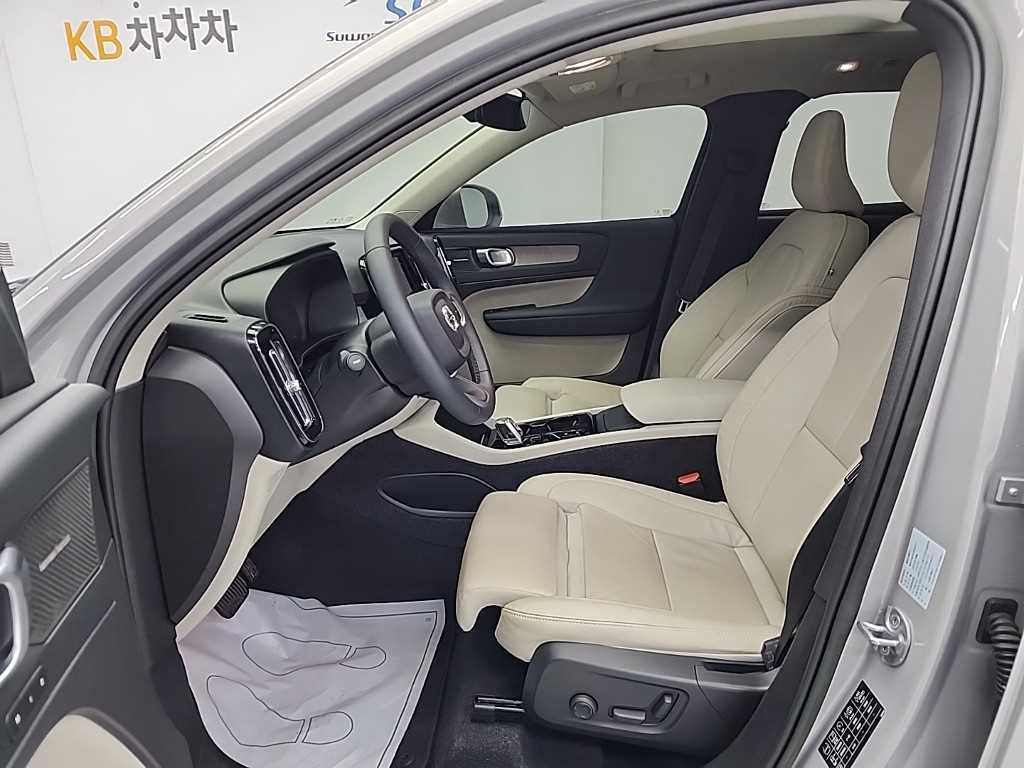볼보 XC40 2.0 B4 AWD 얼티메이트 브라이트 - 이미지 5