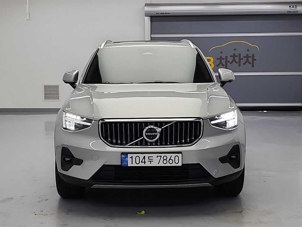 볼보 XC40 2.0 B4 AWD 얼티메이트 브라이트 - 이미지 11