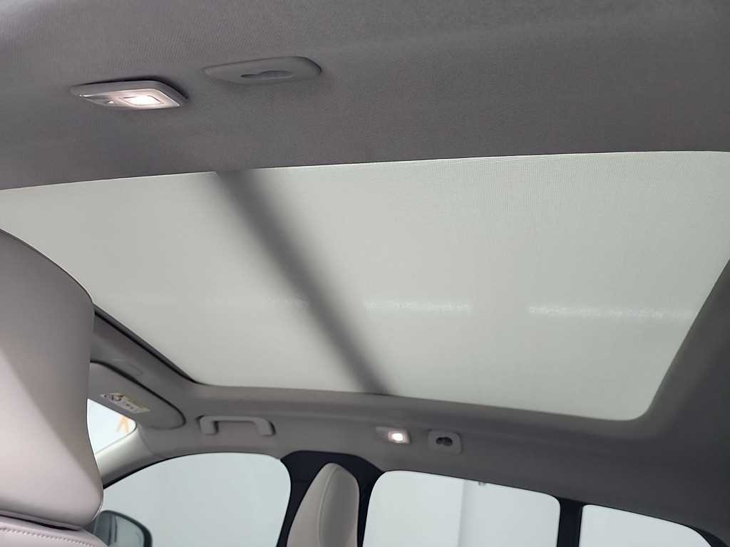 볼보 XC40 2.0 B4 AWD 얼티메이트 브라이트 - 이미지 8