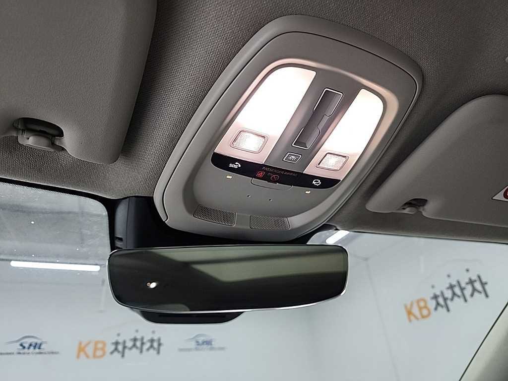 볼보 XC40 2.0 B4 AWD 얼티메이트 브라이트 - 이미지 18