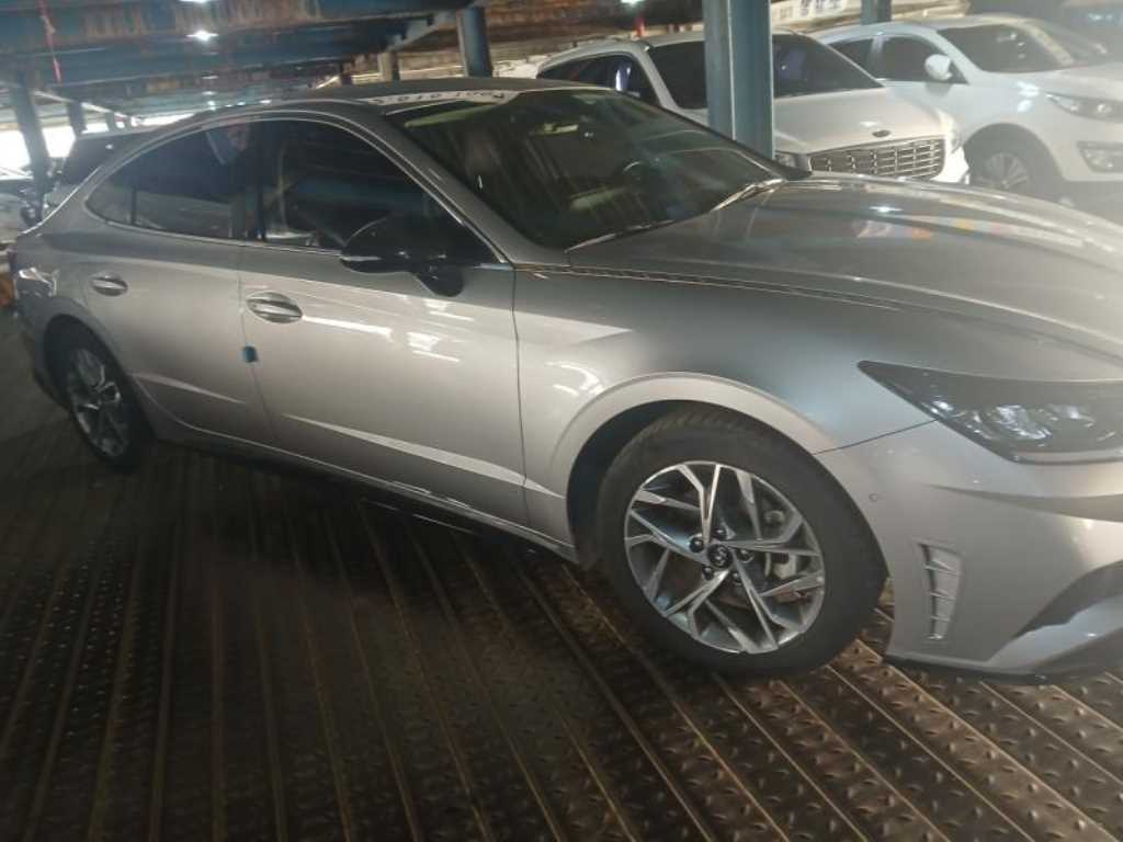 현대 쏘나타(DN8) 1.6 터보 프리미엄 패밀리 - 이미지 4