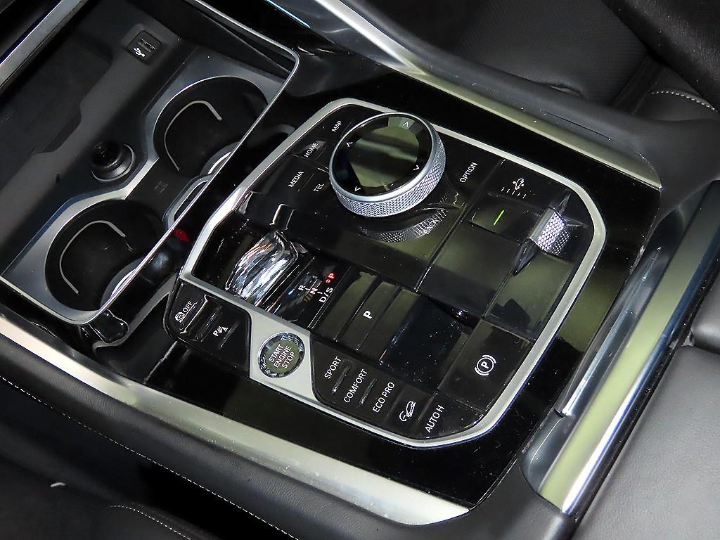 BMW X6(3세대) 40d xDrive M 스포츠 프로 온라인 익스클루시브 - 이미지 9