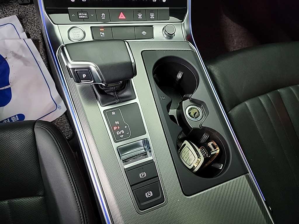 아우디 A6(5세대) 45 TFSI 콰트로