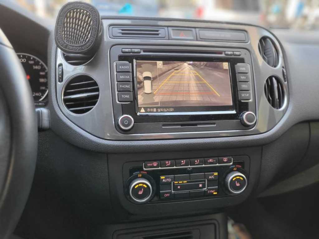 폭스바겐 티구안 2.0 TDI 블루모션 프리미엄 - 이미지 11