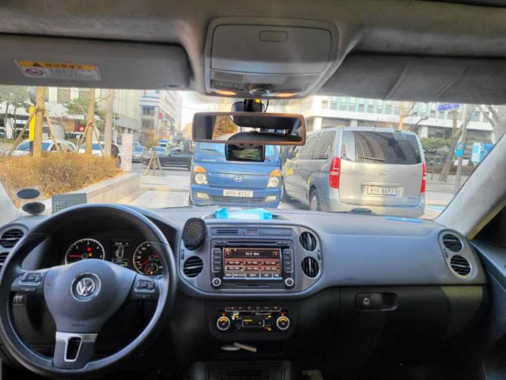 폭스바겐 티구안 2.0 TDI 블루모션 프리미엄 - 이미지 14