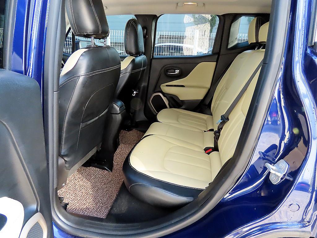 지프 레니게이드 2.4 가솔린 론지튜드 - 이미지 18