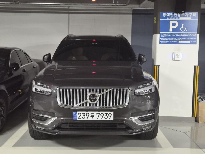 볼보 XC90(2세대) B6 AWD 울트라 브라이트 - 이미지 11