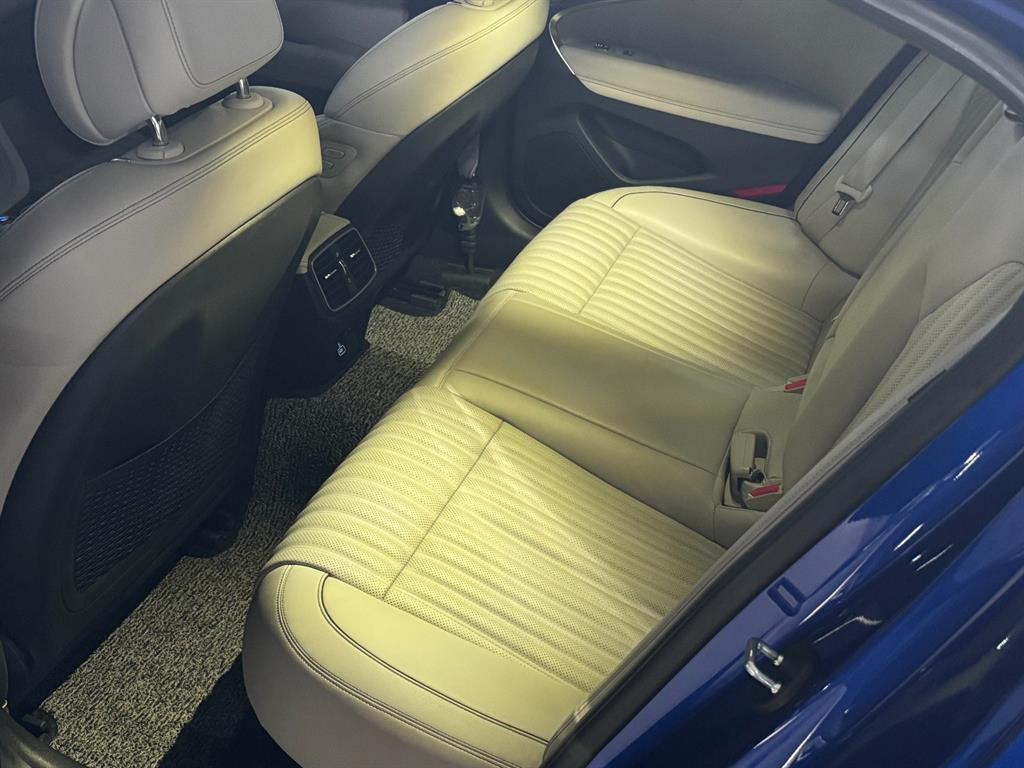 제네시스 더 뉴G70 가솔린 3.3T 2WD 스포츠 패키지 - 이미지 5