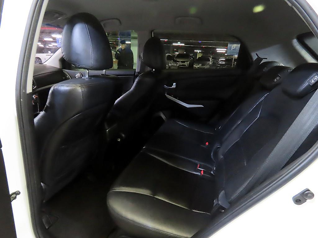 KG모빌리티(쌍용) 뉴 코란도C 2.0 AWD 어드벤처 에디션 - 이미지 11