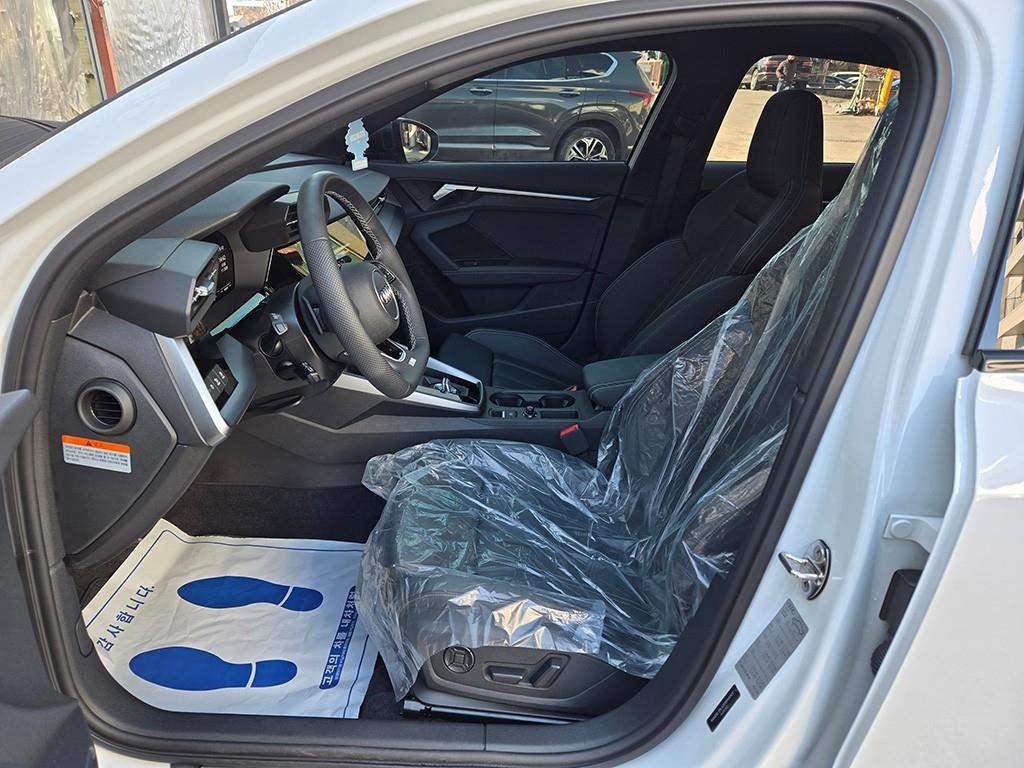 아우디 S3(4세대) 2.0 TFSI 콰트로 - 이미지 4