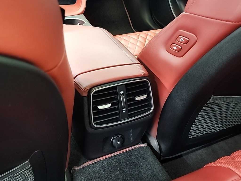 제네시스 더 뉴G70 가솔린 3.3T 2WD 스포츠 패키지 - 이미지 7