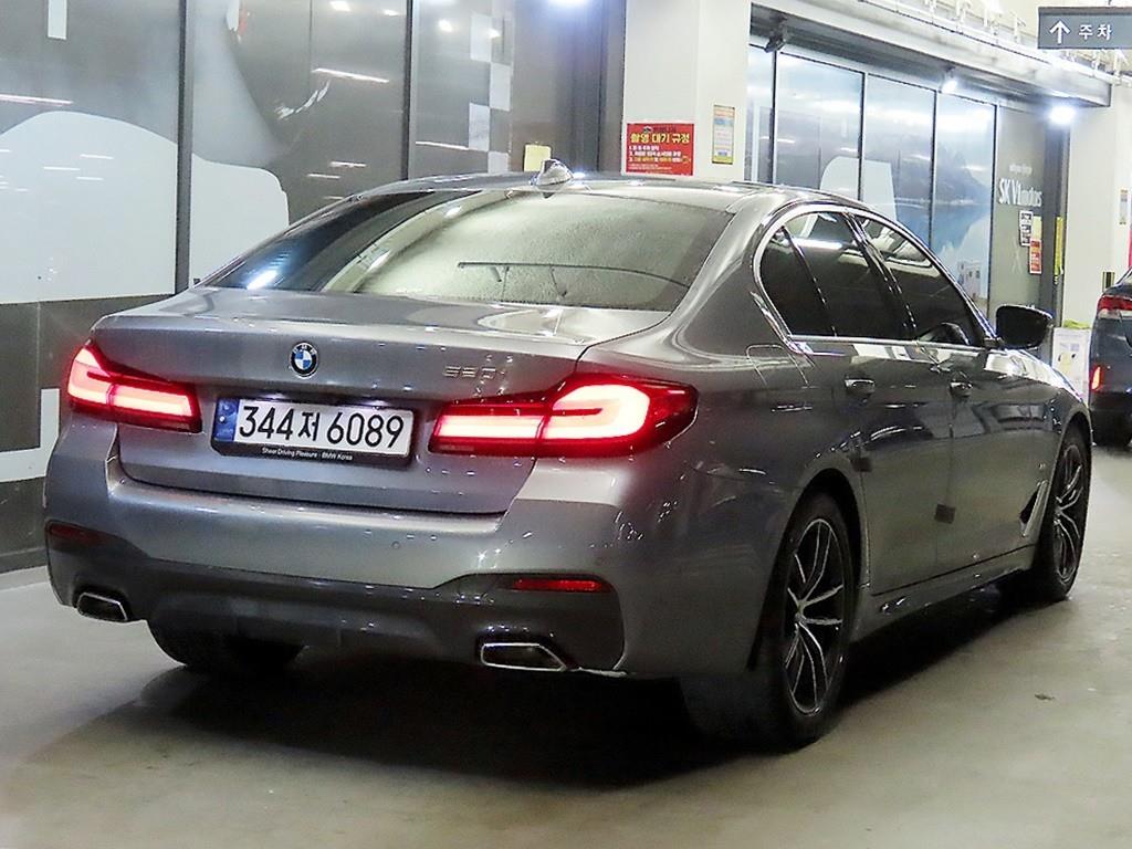 BMW 5시리즈(7세대) 520i M 스포츠팩 - 이미지 2