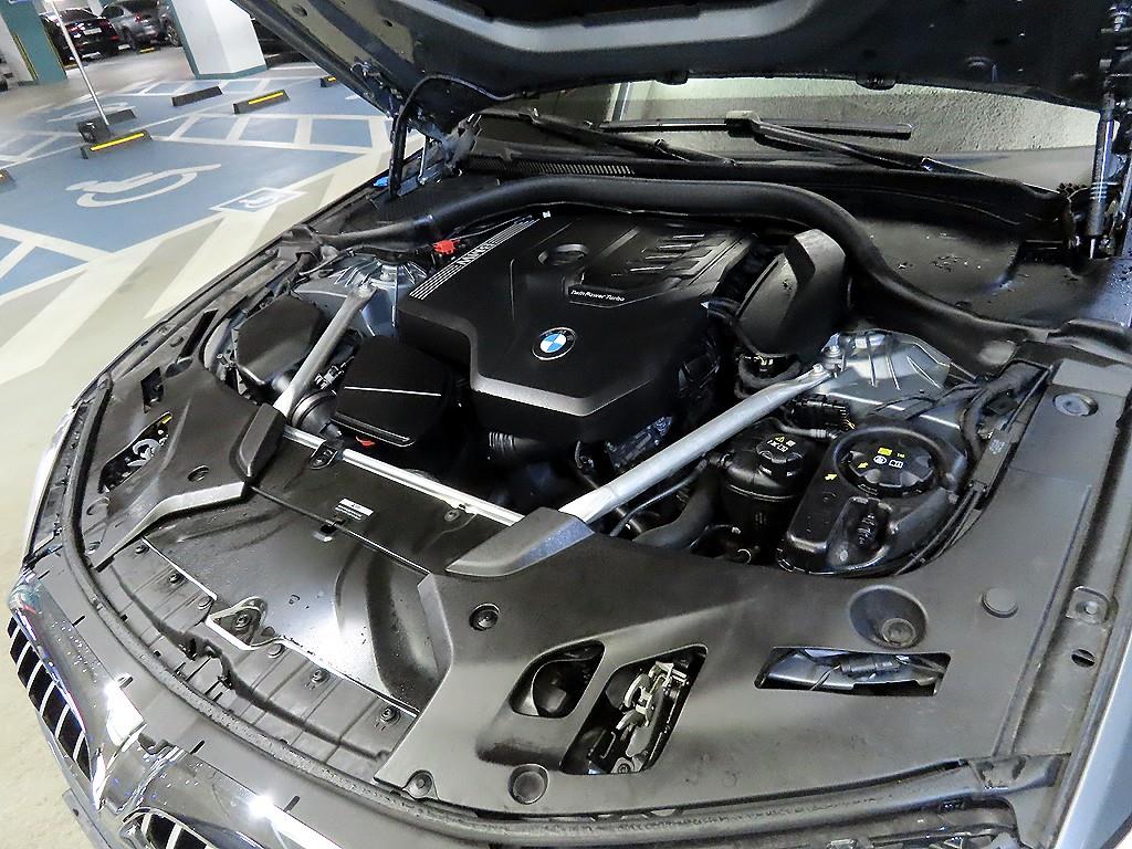 BMW 5시리즈(7세대) 520i M 스포츠팩 - 이미지 7