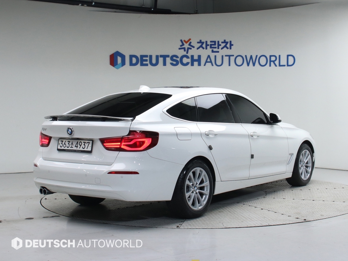 BMW 그란투리스모(GT) 3시리즈 GT 320d - 이미지 12
