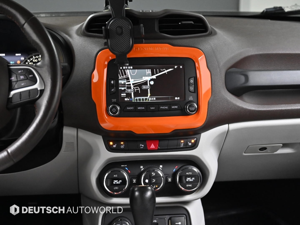 지프 레니게이드 2.0 디젤 AWD 리미티드 - 이미지 13