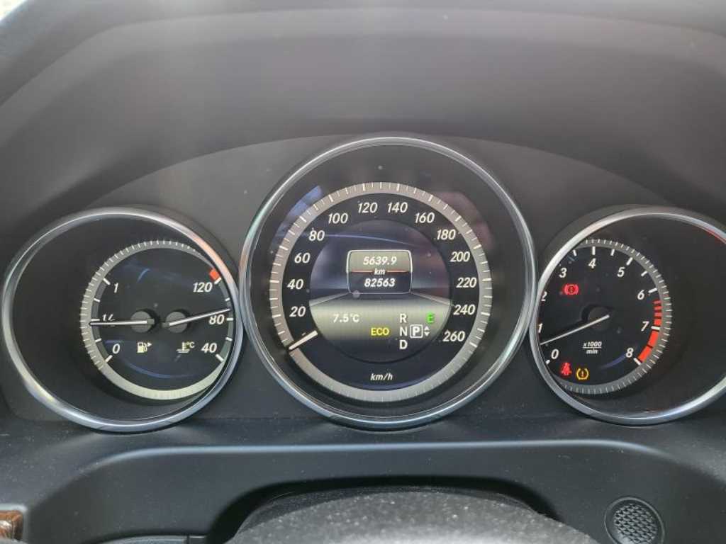 벤츠 E클래스(4세대) E300 엘레강스 - 이미지 4