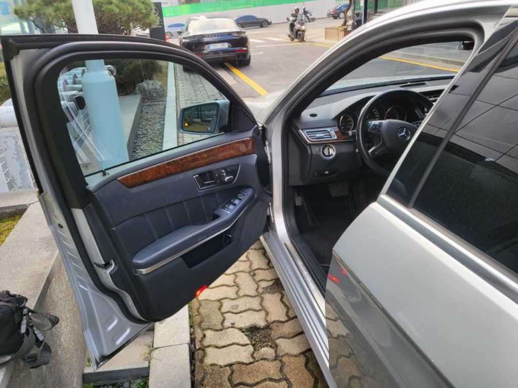 벤츠 E클래스(4세대) E300 엘레강스 - 이미지 6