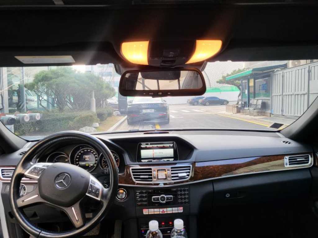 벤츠 E클래스(4세대) E300 엘레강스 - 이미지 13