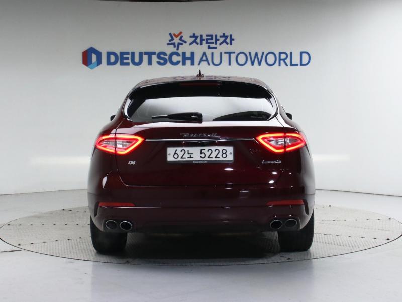 마세라티 르반떼 3.0 - 이미지 5