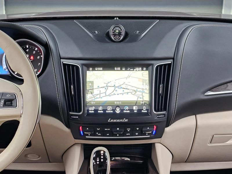 마세라티 르반떼 3.0 - 이미지 9