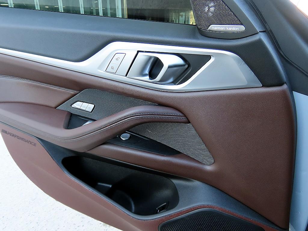 BMW i4 eDrive40 M 스포츠 프로 - 이미지 10