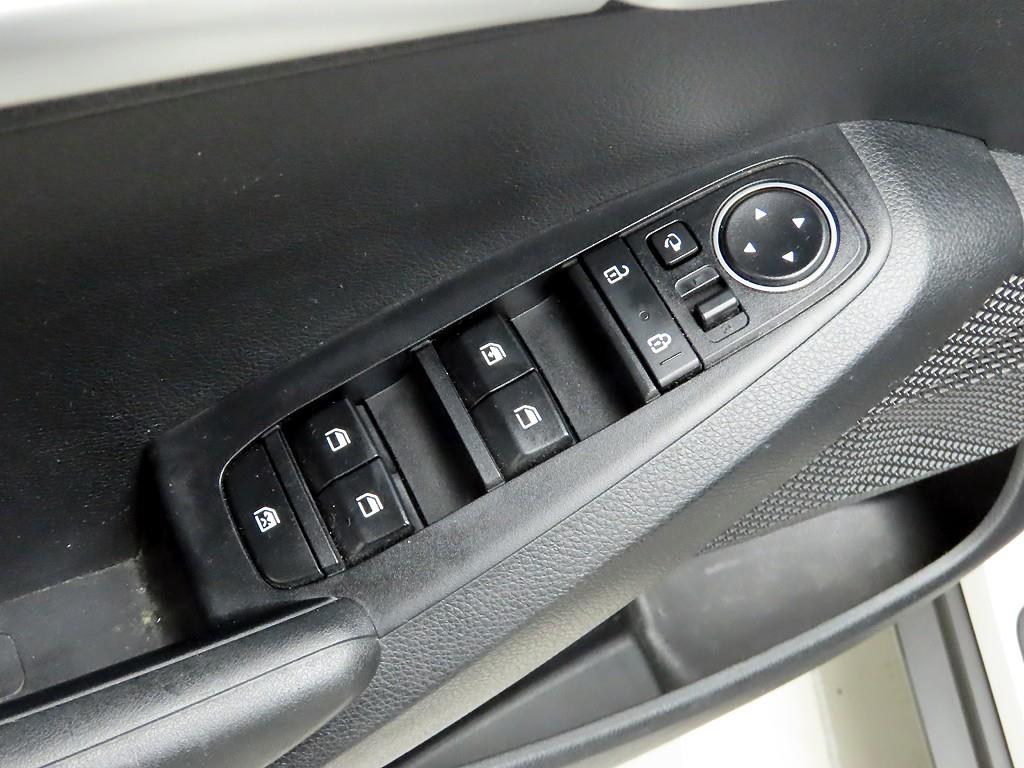 기아 셀토스 1.6 디젤 2WD 트렌디 - 이미지 16